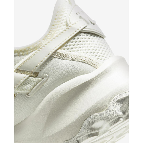 Кросівки жіночі Nike Tc 7900 (DD9682-100)
